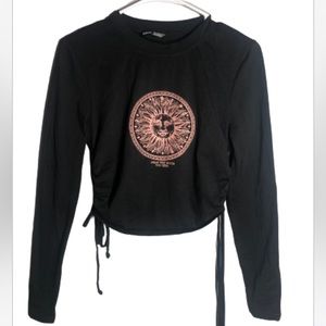 Black long sleeve scrunched sides t-shirt